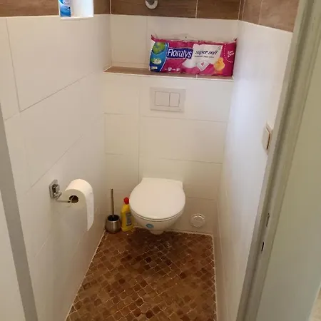 Сasa de vacaciones Deux étangs Poissonneux Au Milieu Des Bois Avec Moderne, La Halte Des Deux Lacs Rosée