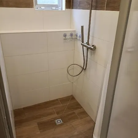 بيت للعطل Deux Etangs Poissonneux Au Milieu Des Bois Avec Moderne, La Halte Des Deux Lacs Rosée