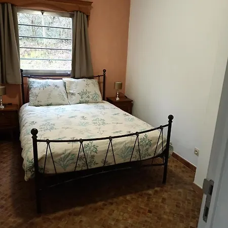 Deux étangs Poissonneux Au Milieu Des Bois Avec Moderne, La Halte Des Deux Lacs *