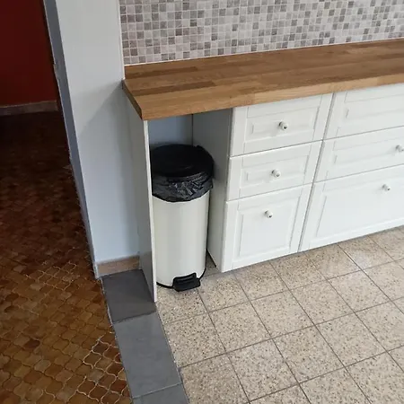 Deux étangs Poissonneux Au Milieu Des Bois Avec Moderne, La Halte Des Deux Lacs