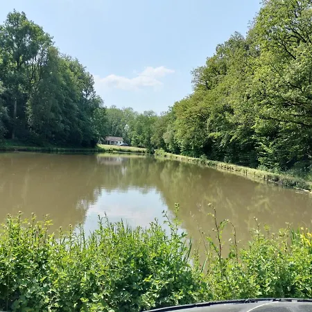 Holiday home Deux Etangs Poissonneux Au Milieu Des Bois Avec Moderne, La Halte Des Deux Lacs Rosee