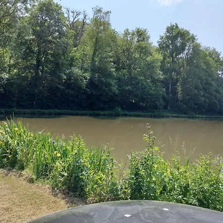 Deux Etangs Poissonneux Au Milieu Des Bois Avec Moderne, La Halte Des Deux Lacs *