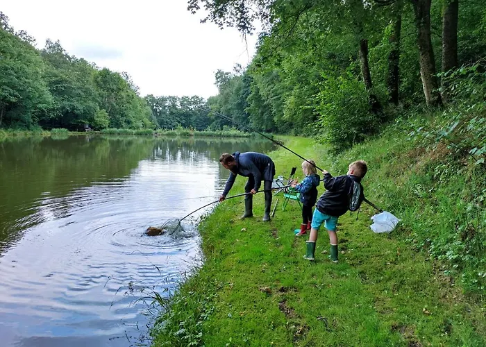 Deux Etangs Poissonneux Au Milieu Des Bois Avec Moderne, La Halte Des Deux Lacs Ferienhaus Rosée